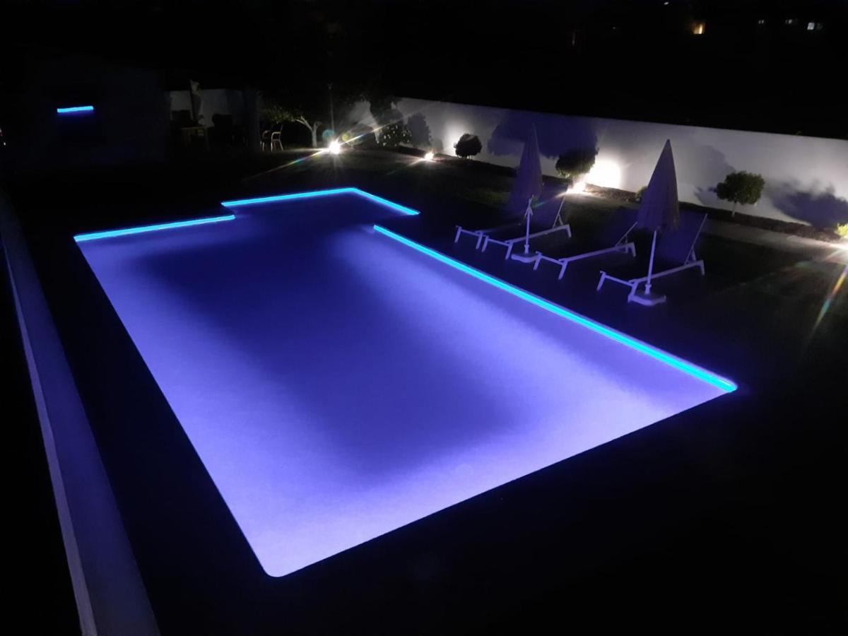 Con Piscina Vina De Millan
